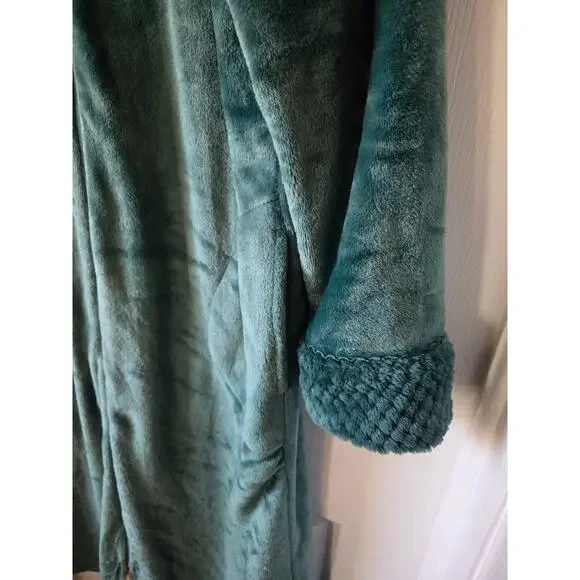 Stan Herman Medium Green Silky Shag Plush Tall Length Zip-Up Robe - Picture 4 of 7